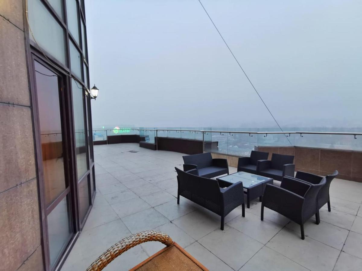 Penthouse With 3-Bedrooms Алматы Экстерьер фото